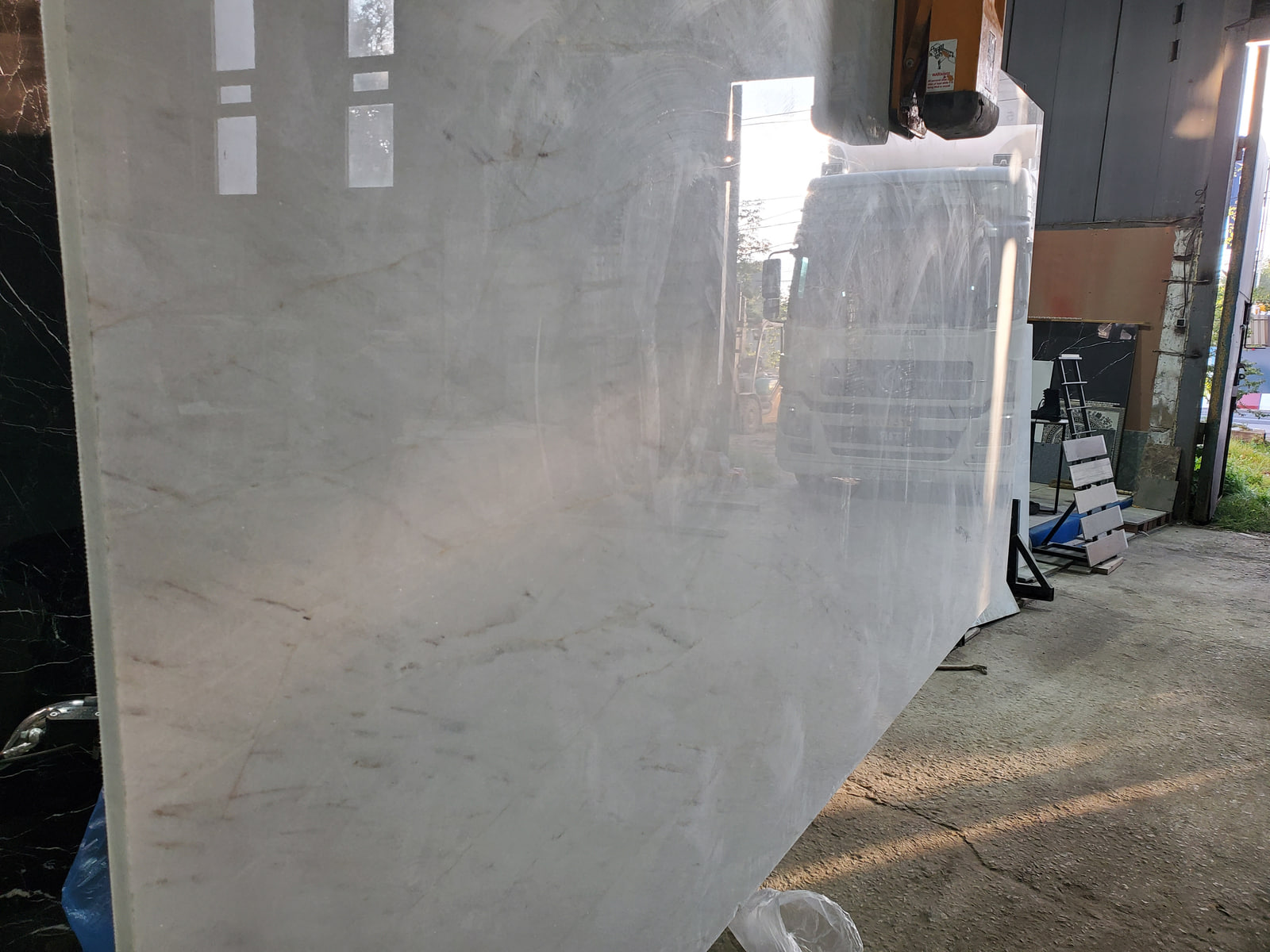 Алигударз белый — фото 12