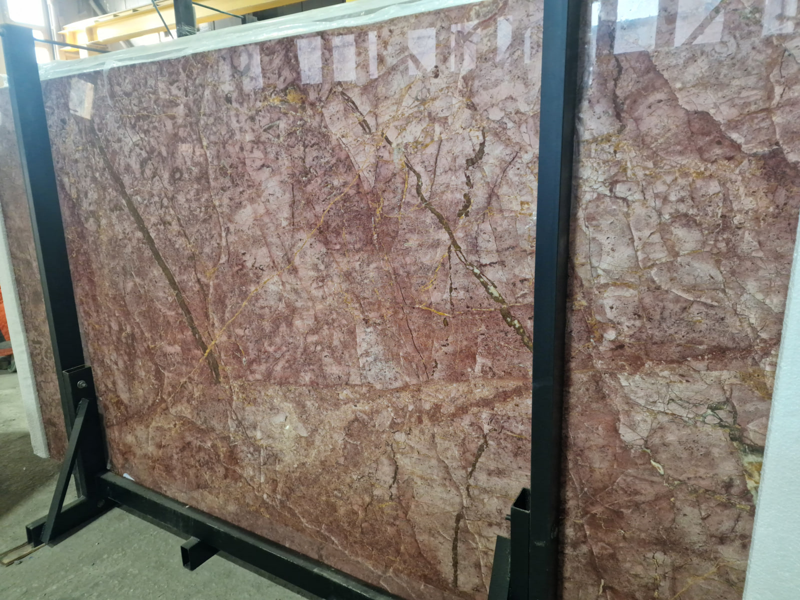 Мрамор Голдэн Роуз 
/Golden Rose/
21022025 — фото 2