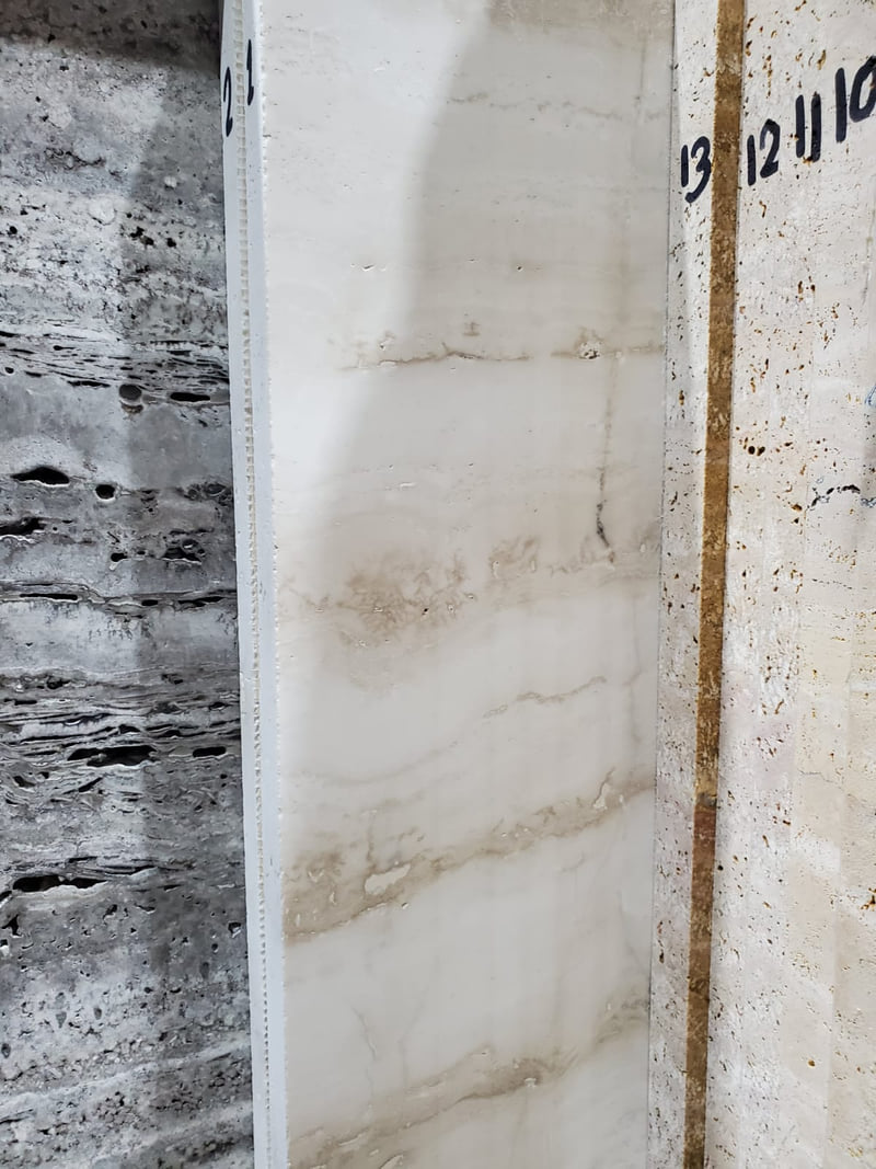 Травертин белый Абасабад
 /Travertine white Abasabad/ заполненный, полированный — фото 1