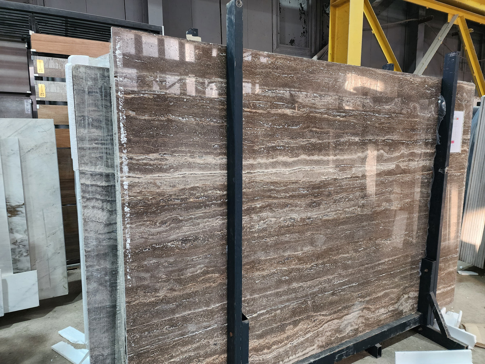 Травертин финиковый /Travertine khormaei/ заполненный, полированный — фото 3