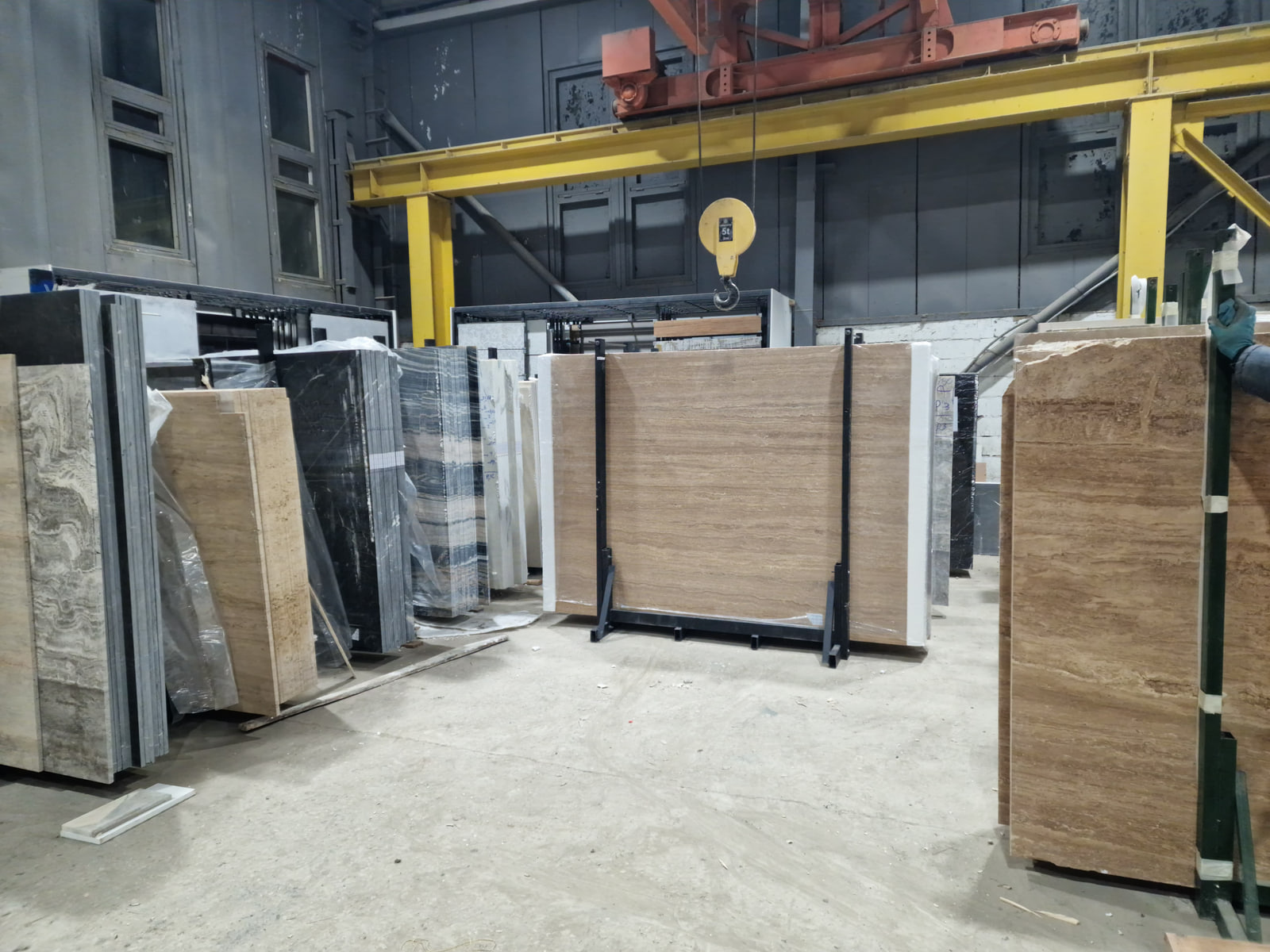 Травертин незаполненный лощение 
/Travertine Unfilled Honed/
21022025 — фото 3