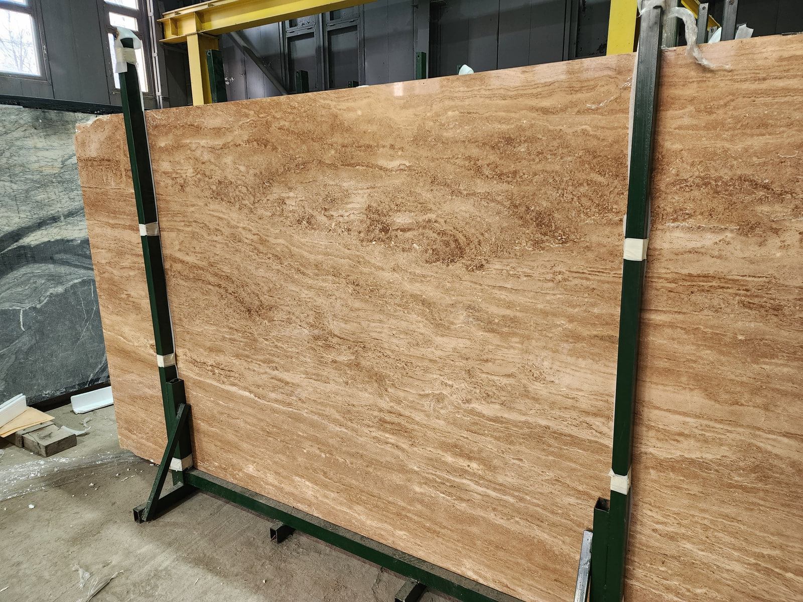 Травертин  Ноче /Travertine Noche/заполненный, полированный — фото 3